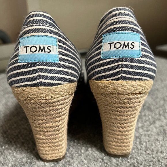 TOMS Peep Toe Navy Nautical Striped‎ Wedges with Box Size 6 - Picture 4 of 16